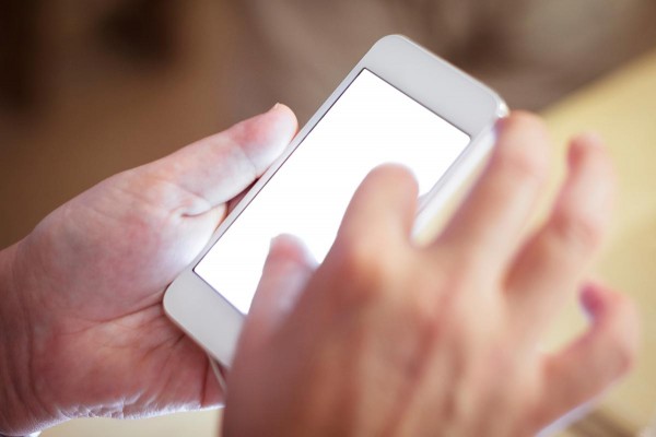 Study: Smartphones linked to rising cases of dry-eye disease and digital eye strain